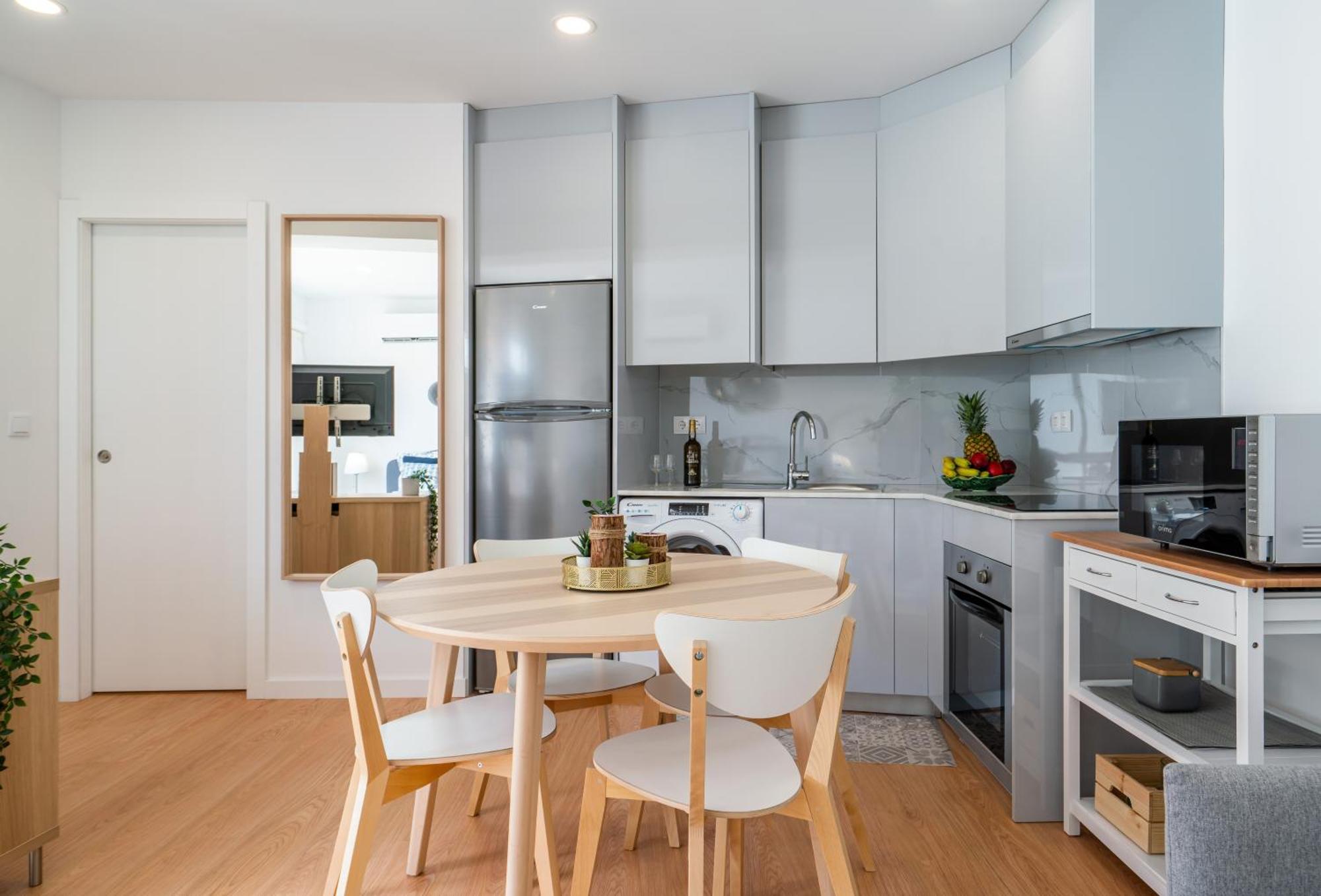 Host Wise - Comfy Sunny Flat - Prime Location Apartment Порто Стая снимка