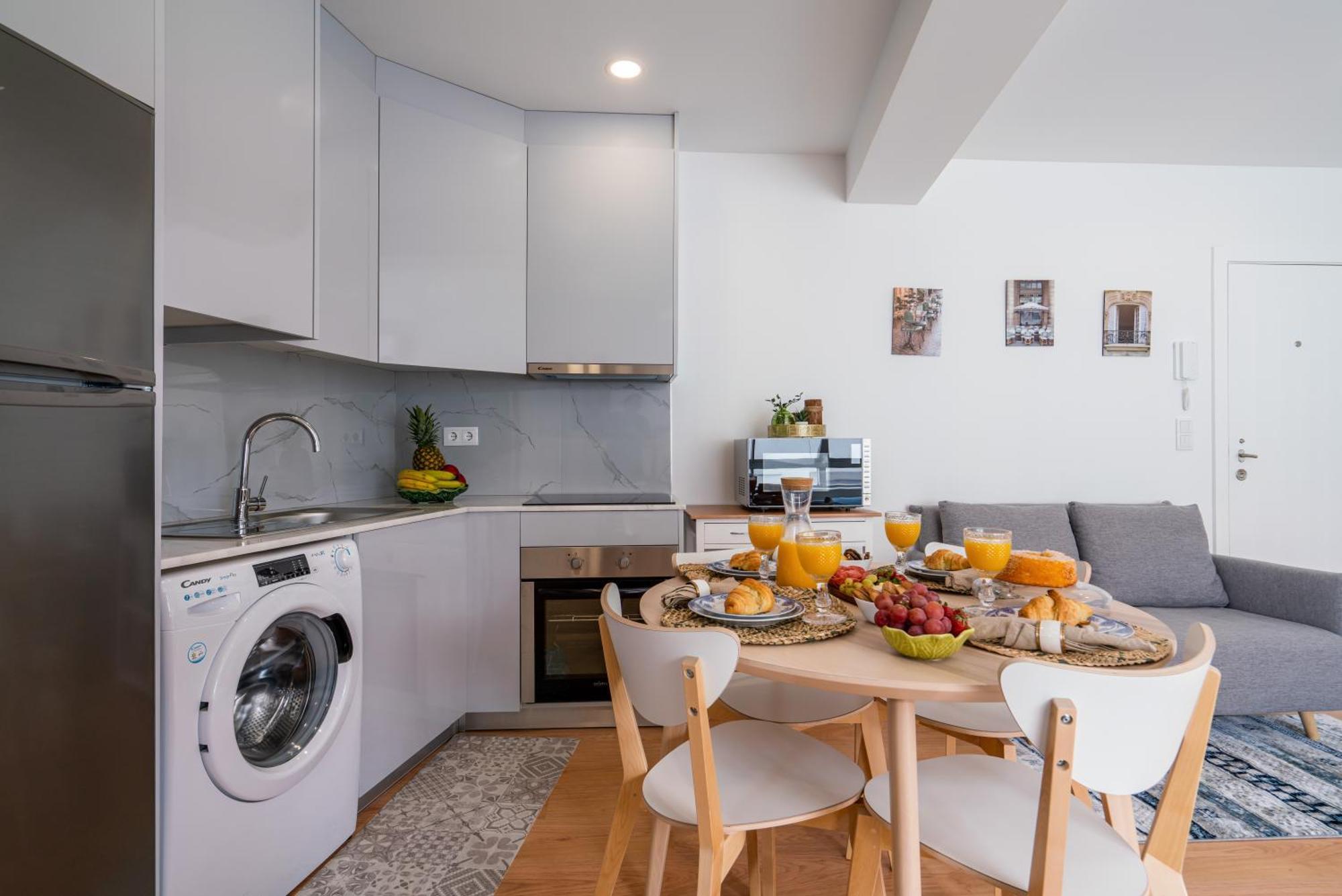 Host Wise - Comfy Sunny Flat - Prime Location Apartment Порто Стая снимка